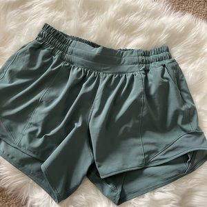 Lululemon hotty hot shorts tall inseam sz6
